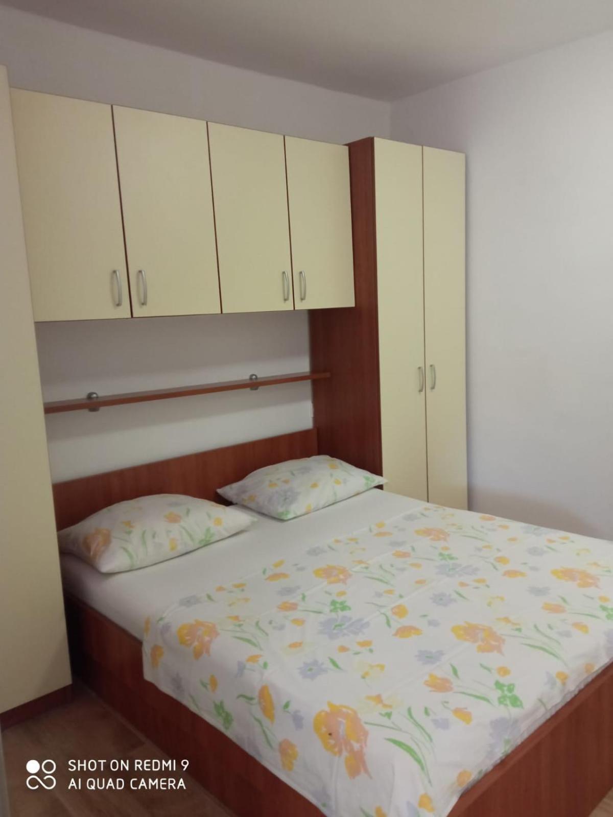 Apartmani Andelo, Tommy, Leon ビビニェ エクステリア 写真
