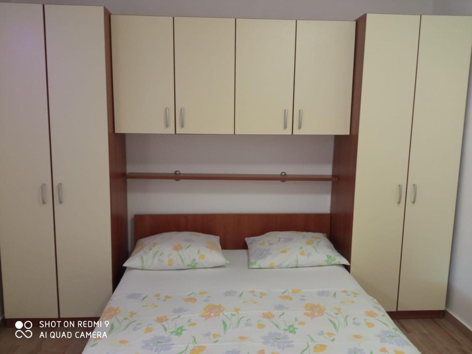 Apartmani Andelo, Tommy, Leon ビビニェ エクステリア 写真
